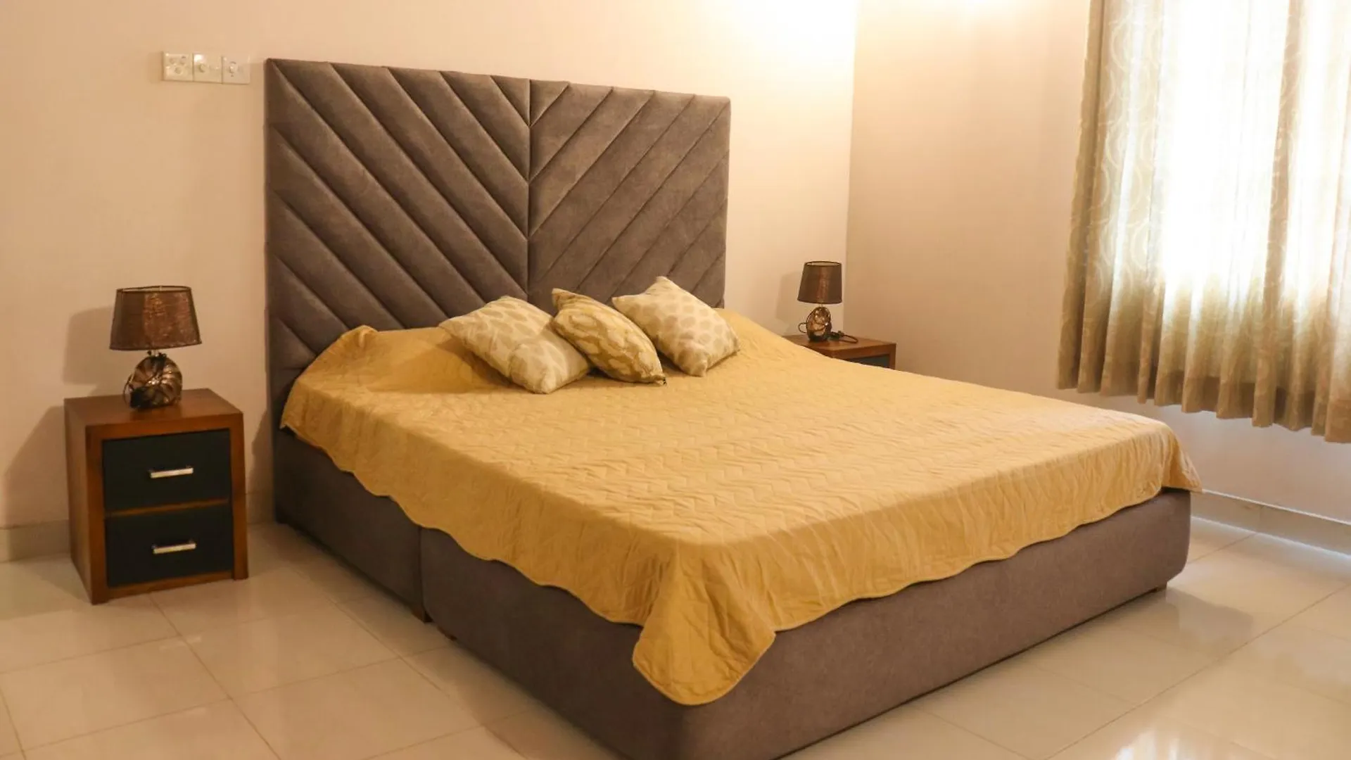 Evergreen Villa Nikawatawana