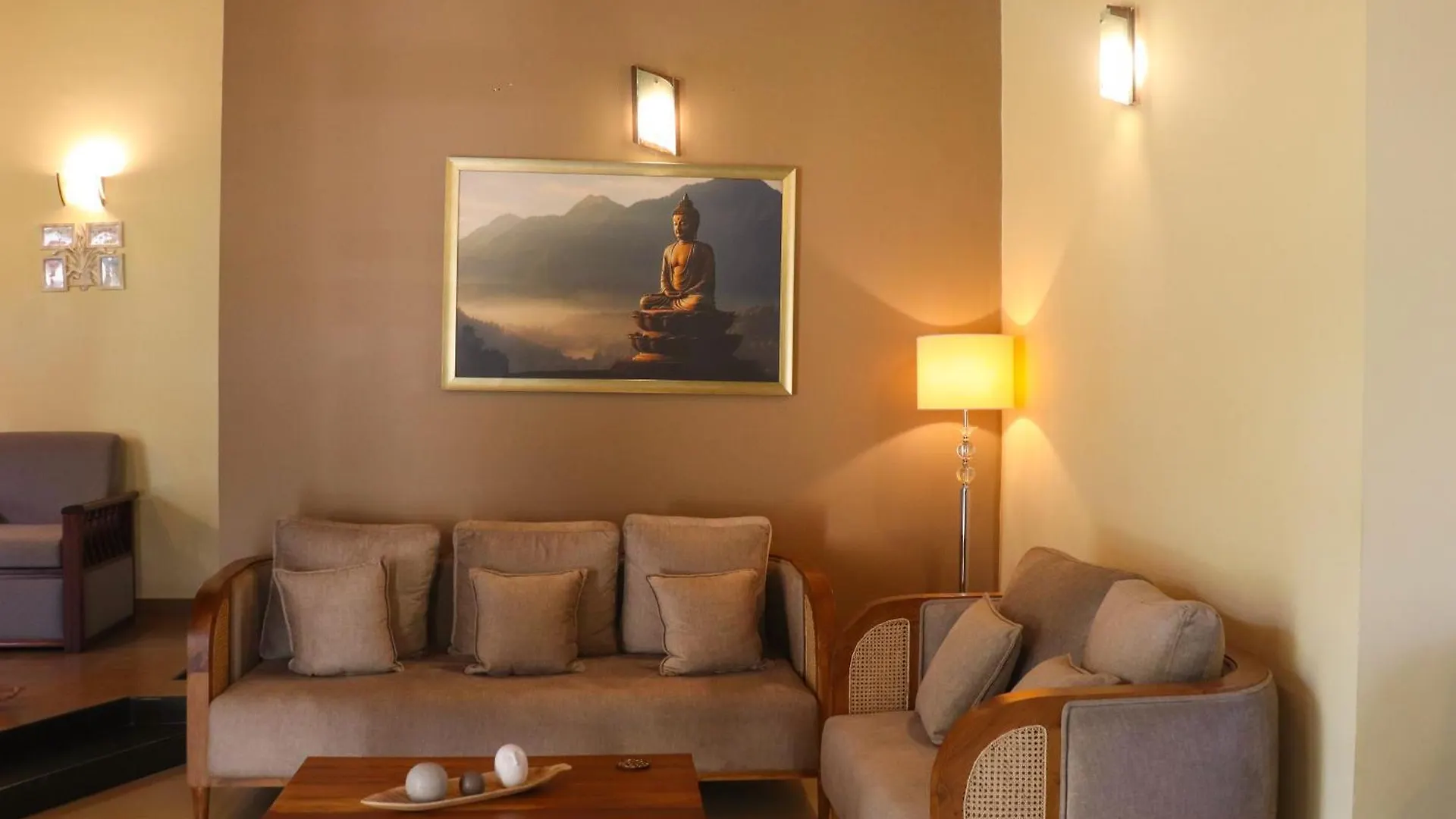 Evergreen Villa Nikawatawana